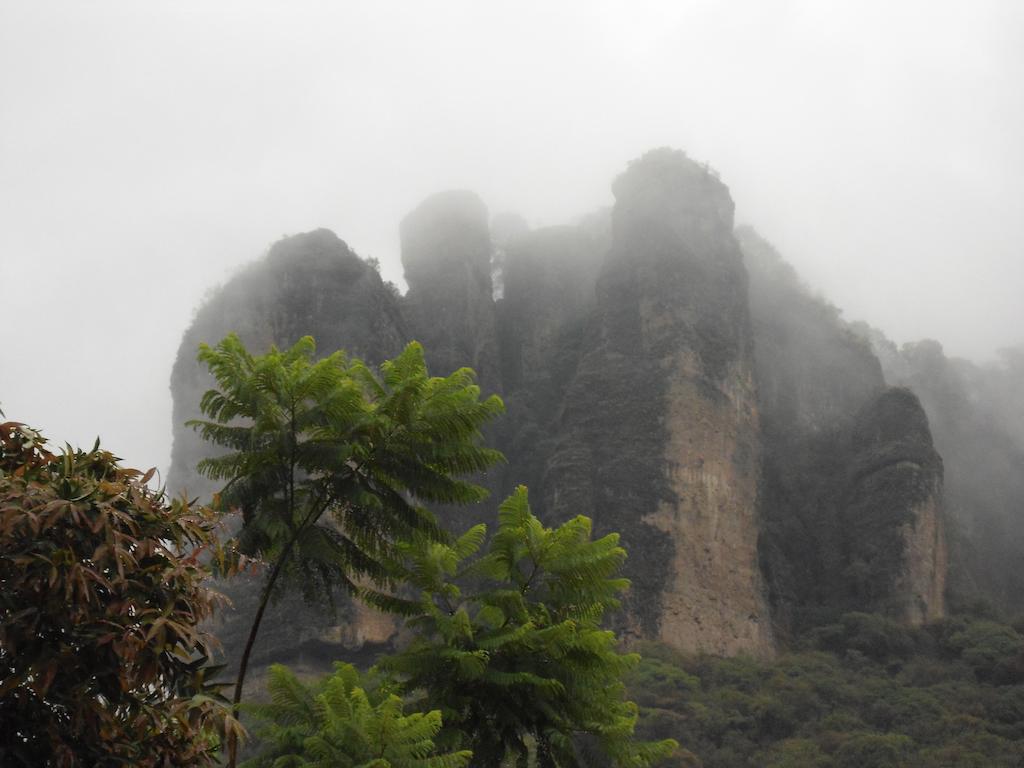 Posada Los Robles เตโปซตลัน ภายนอก รูปภาพ
